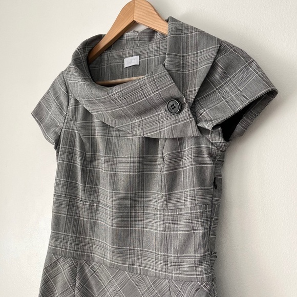 Suzy Shier Gray Plaid Cape Collar Sheath Dress Size S - Picture 5 of 15